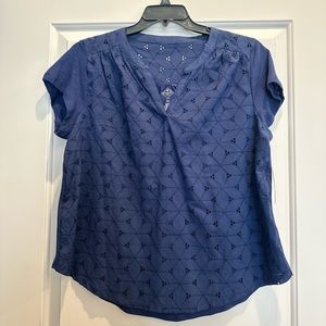 NWT St. John's Bay Split Crew Neck Short Sleeve Shirt